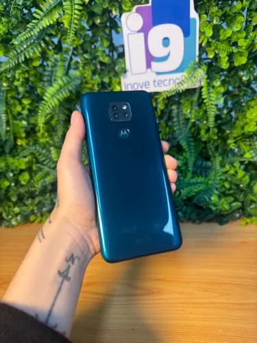 Smartphone Motorola Moto G9 play  Cor: azul petróleo   64GB  4GB RAM  Dual chip  