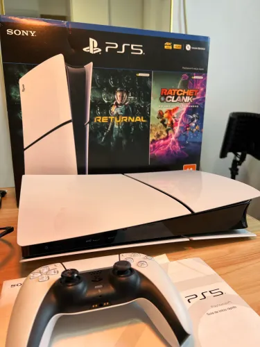 PS5 Slim + Suporte de Parede (APENAS OLX PAY)