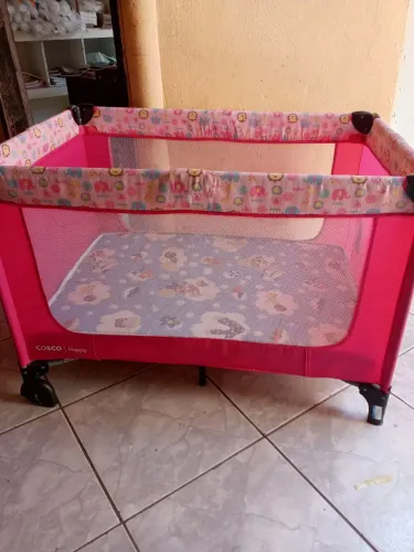 Berço Cercado Menina Cosco