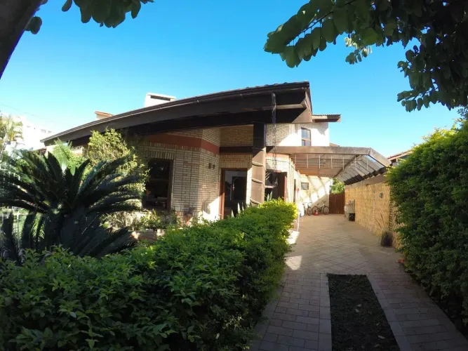 Casa de 5 dormitórios em Jurerê
