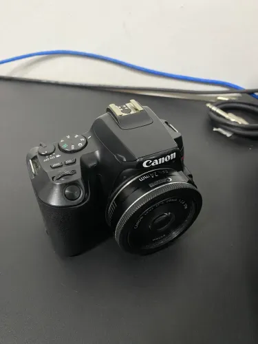 Câmera Cânon sl3 c/ Lente 24mm