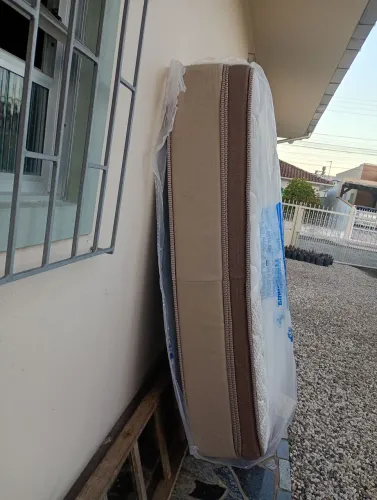 Vende-se um colchão Americanflex semi novo