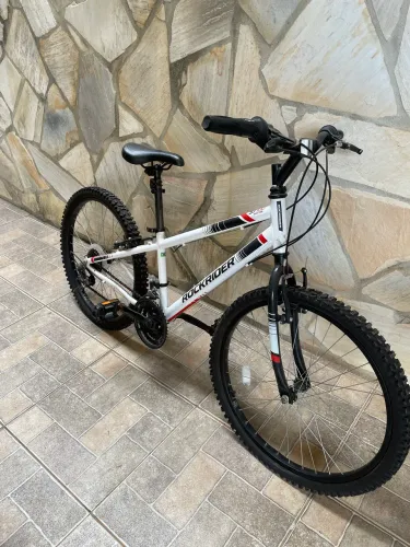 BICICLETA INFANTIL ROCKRIDER ST 100 - ARO 24