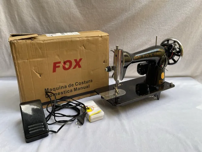 Máquina de costura reta Fox Pretinha Vigoreli nova