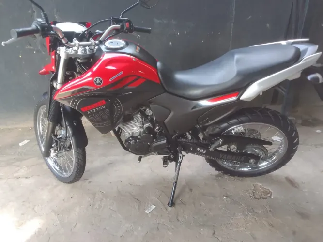 Vende-se Lander 250cc