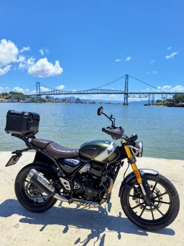 Trumph Scrambler 400x equipada - é só pegar e viajar