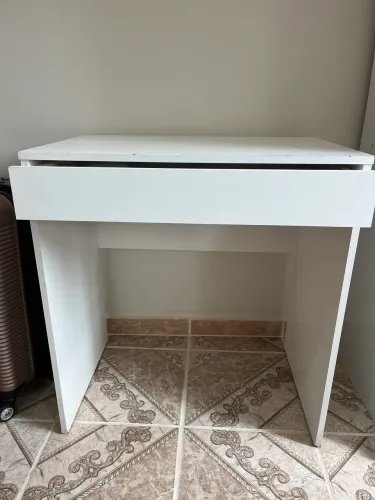 Vendo mesa de escritório com gaveta