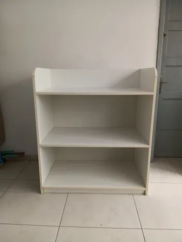 Aparador com prateleiras MDF, branca, 2 prateleiras. 