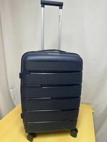Mala média de despacho ate 23kgs polipropileno expansiva com roda 360 e cadeado segredo