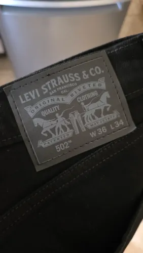Calça Jeans Levi's® 502® Taper Lavagem Escura