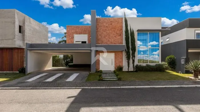 Casa Mobiliada em Condomínio Clube com 4 Quartos e Quintal, 229m2 para Locação São Braz