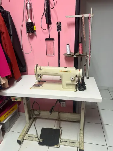 Máquina reta industrial