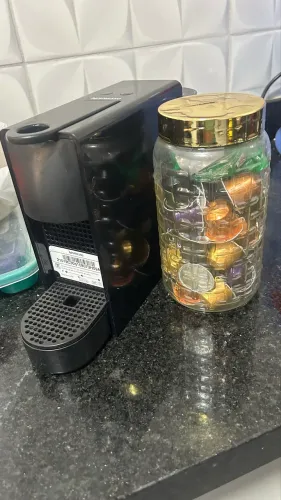 Cafeteira Nespresso + cápsula