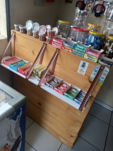 BALCÃO FRENTE DE LOJA EM MADEIRA COM DIVISORIA,PRATELEIRA E GAVETA $299 WhatsApp *