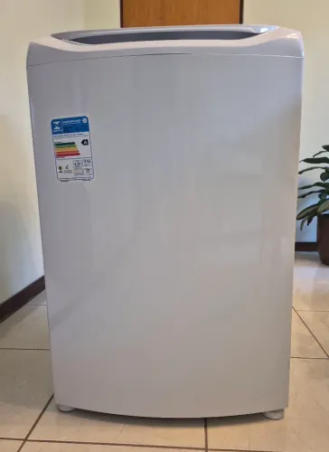 Lavadora de Roupas Electrolux 12kg Cesto Inox 12 Programas de Lavagem Branca LAC12
