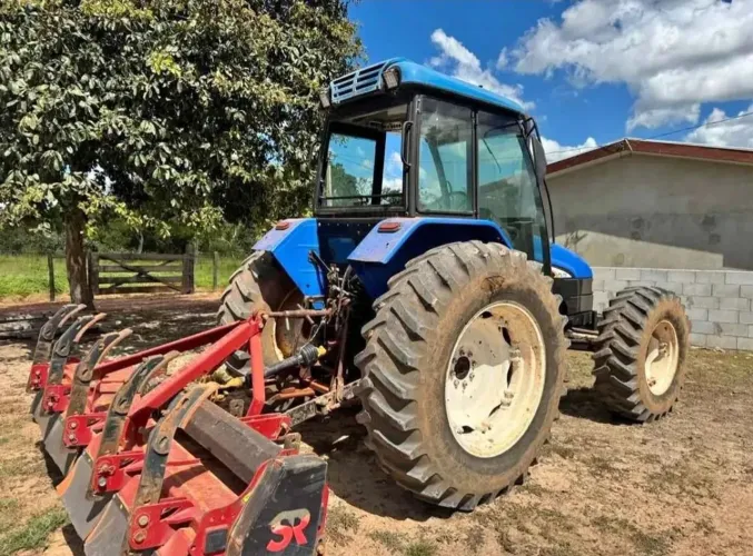 TRATOR NEW HOLLAND 