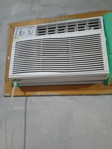 AR CONDICIONADO GELANDO MUITO