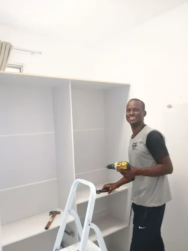 Marceneiro que resolve sua vida.