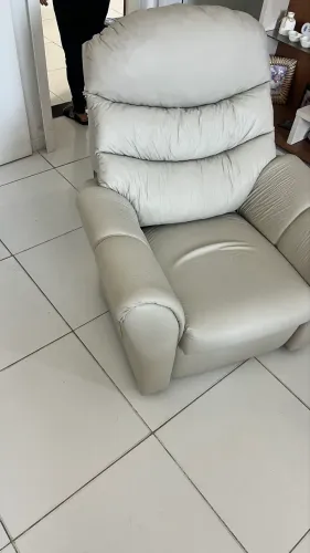 Poltrona confortável praticamente nova