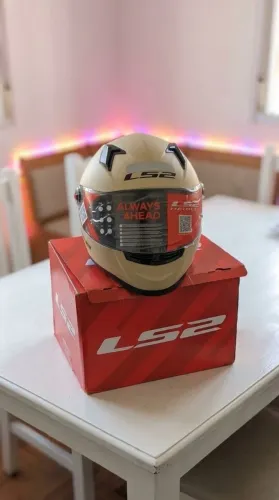 VENDO CAPACETE LS2 ZERO, NUNCA USADO!