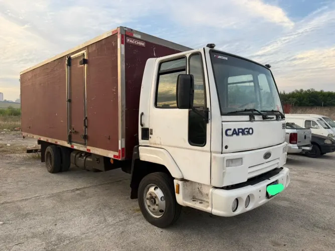 Caminhão Ford Cargo 815E 2009/09