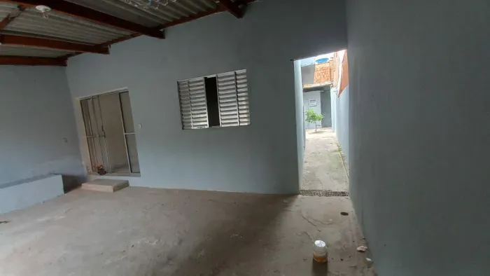 Vendo uma casa no bairro vida Nova 1 165 mil