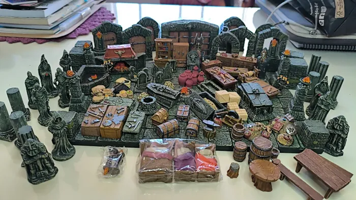 Kit de miniaturas e objetos de cenário para RPG