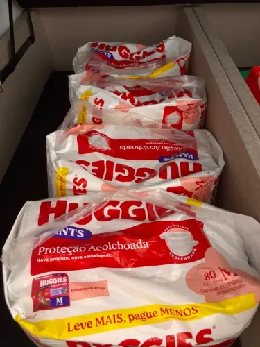 Fralda Huggies tamanho M 80 uni. (4 Pacotes)
