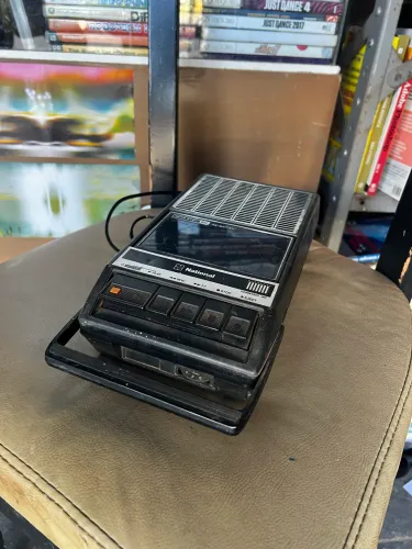 ? Gravador de Cassete Vintage National (Para Restauro / Peças)