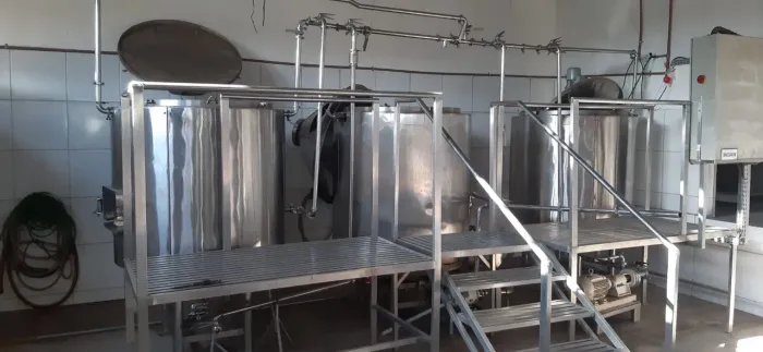 Cozinha Cervejeira Profissional 700L Inox - Sistema Completo Tri-Bloco