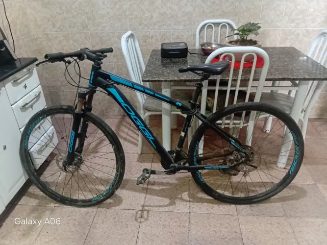 Vendo um bicicleta Oggi precisando de reparos