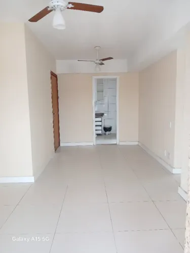 Ótimo apartamento de 2 quartos na Rua da 28 DP Praça Seca 