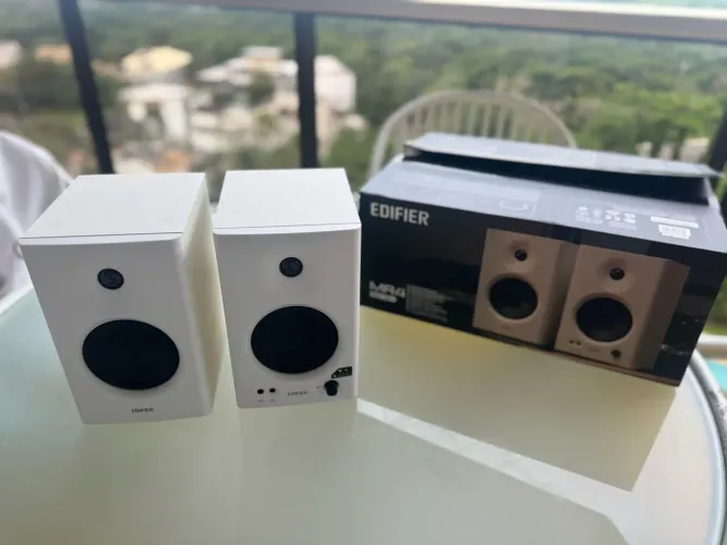 Monitores Edifier MR4