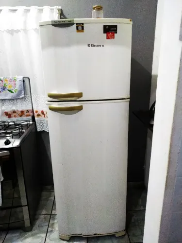 VENDO GELADEIRA DUPLEX ELETROLUX