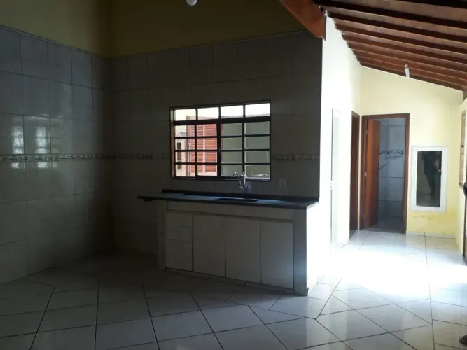 Casa com 2 dormitórios para alugar, 90 m² por R$ 2.000,00 - Vila Pires da Cunha - Indaiatu