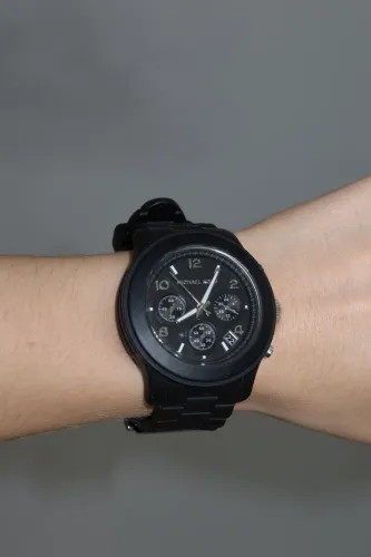 Relógio preto Michael Kors MK-5291 (Runway / Sport Chronograph preto)