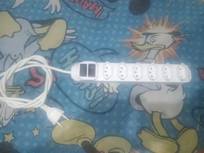 ? FILTRO DE LINHA / EXTENSÃO 6 TOMADAS ?