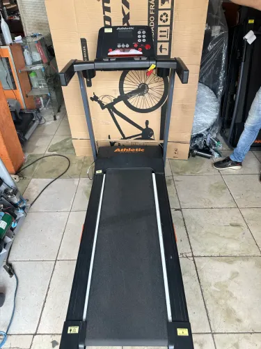 Vende-se Esteira Athletic até 130kg