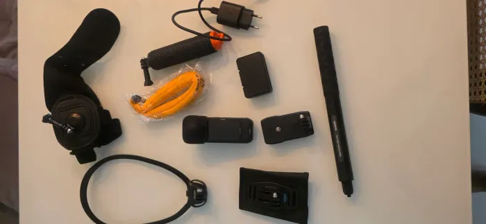 Câmera Insta 360 X5 -usada apenas 1 vez, 1 dia apenas, com acessorios.lor R$ 3.70000