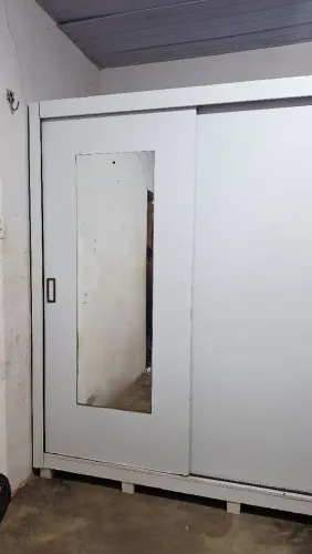 Vende-se guarda roupa 