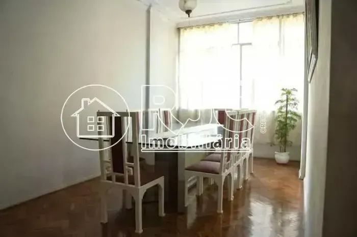 Imóvel para venda possui 107 metros quadrados com 3 quartos em Laranjeiras - Rio de Janeir