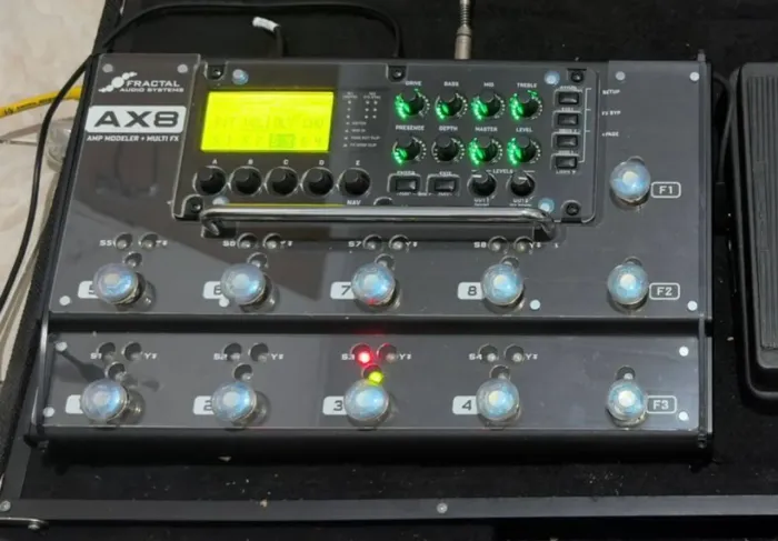 FRACTAL AX8