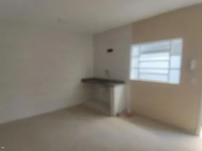 Casa com 1 Quarto(s) e 1 banheiro(s) para Alugar, 25 m² por R$ 900 / Mês