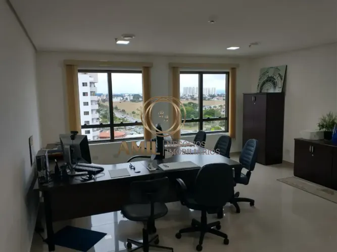 EE - Aluga Sala Comercial, 34m², mobília ou sem mobília, Ed. New Worker Tower, Res. Aquari