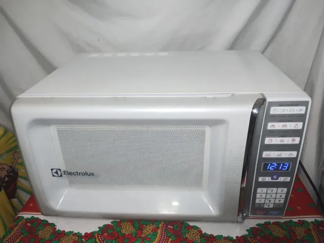 Microondas Electrolux 34LT (grande) - ENTREGA GRÁTIS