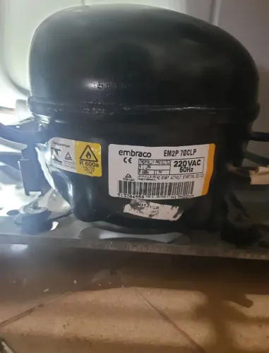 Moto de geladeira pro free com defeito pra retirada de peças