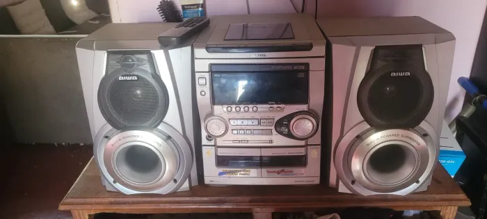 Som aiwa NS21 com blotoo e controle original 