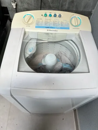 Máquina de Lavar Electrolux 11kg Turbo Flex LF11 Funcionando Perfeitamente