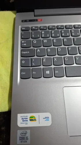 Vendo notebook em estado de zero