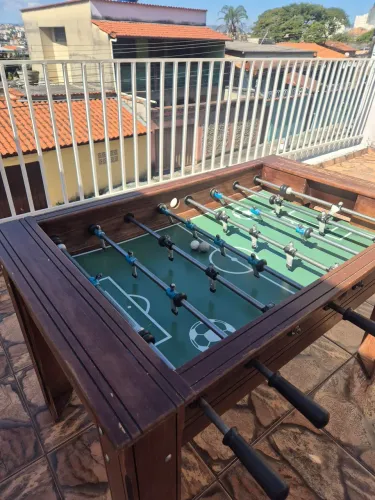 Vende-se Mesa de Totó!